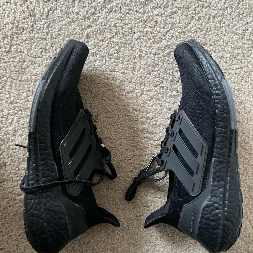 Adidas Ultraboost- All Black Mens 6/Womens 7.5